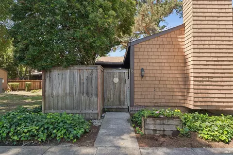 Exterior - 850 E Cotati Ave #15, Cotati, CA 94931 photo 3 of 10