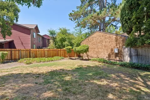 Exterior - 850 E Cotati Ave #15, Cotati, CA 94931 photo 8 of 10