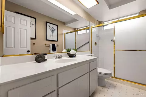 Bath - 316 Windflower Ct, Windsor, CA 95492 photo 12 of 12