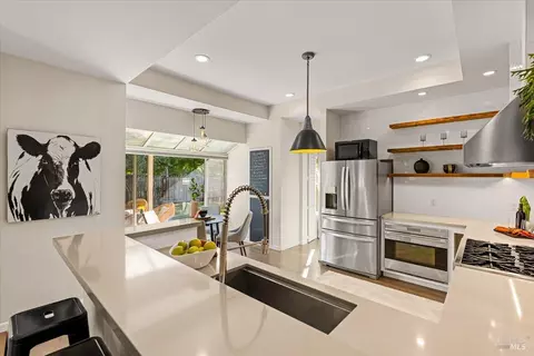 Kitchen - 316 Windflower Ct, Windsor, CA 95492 photo 2 of 6