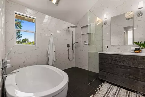 Bath - 316 Windflower Ct, Windsor, CA 95492 photo 1 of 12