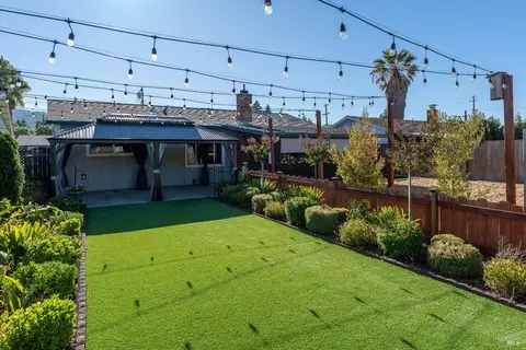 Exterior - 235 Pomo Dr, Ukiah, CA 95482 photo 11 of 15