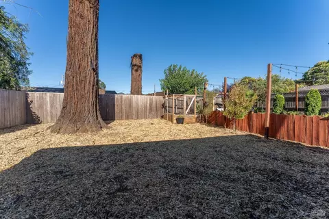 Exterior - 235 Pomo Dr, Ukiah, CA 95482 photo 14 of 15