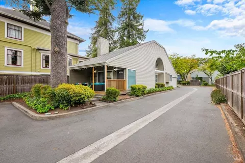 429 Carrillo St, Santa Rosa, CA 95401