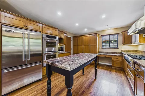 Kitchen - 1550 Chabot Ct, Eureka, CA 95503 photo 9 of 9