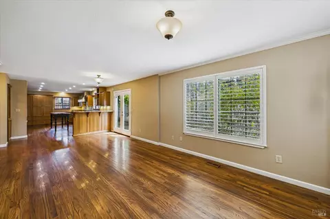 Living - 1550 Chabot Ct, Eureka, CA 95503 photo 4 of 6