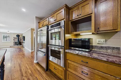 Kitchen - 1550 Chabot Ct, Eureka, CA 95503 photo 6 of 9