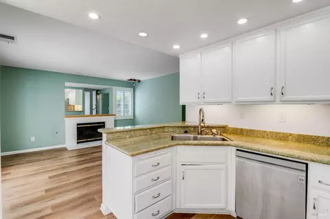 Kitchen - 133 Haviture Way, Vallejo, CA 94589 photo 7 of 7