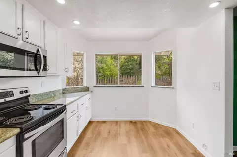 Kitchen - 133 Haviture Way, Vallejo, CA 94589 photo 2 of 7