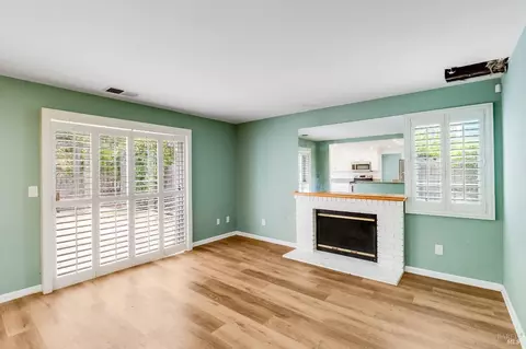 Living - 133 Haviture Way, Vallejo, CA 94589 photo 7 of 8