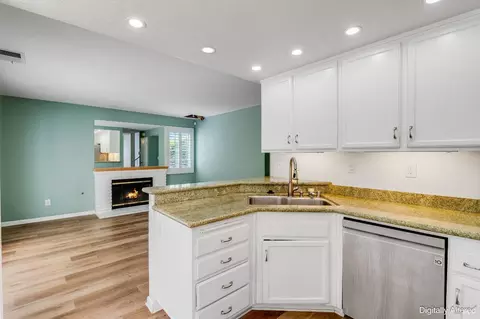 Kitchen - 133 Haviture Way, Vallejo, CA 94589 photo 6 of 7