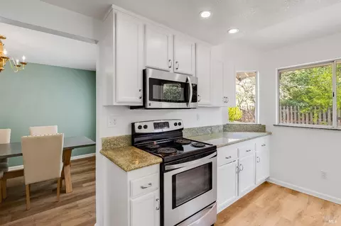 Kitchen - 133 Haviture Way, Vallejo, CA 94589 photo 3 of 7