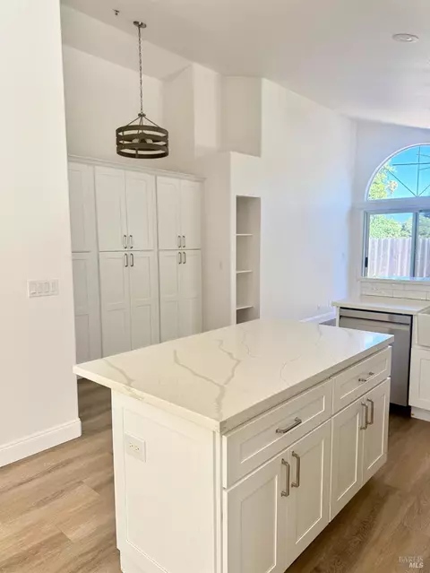 2012 Devonshire Dr, Napa, CA 94558 photo 5