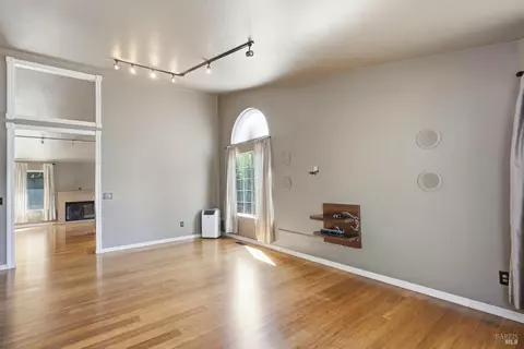 Living - 7095 Hastings Pl, Windsor, CA 95492 photo 4 of 7