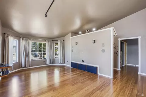 Living - 7095 Hastings Pl, Windsor, CA 95492 photo 1 of 7