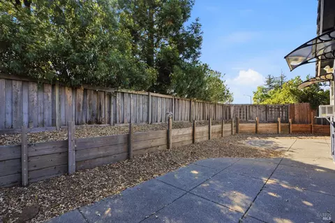 Exterior - 7095 Hastings Pl, Windsor, CA 95492 photo 5 of 8
