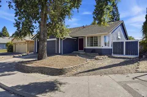 Exterior - 7095 Hastings Pl, Windsor, CA 95492 photo 3 of 8