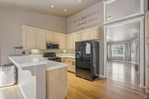 Kitchen - 7095 Hastings Pl, Windsor, CA 95492 photo 1 of 2