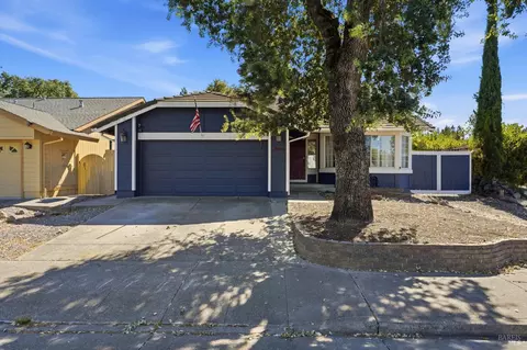 Exterior - 7095 Hastings Pl, Windsor, CA 95492 photo 2 of 8