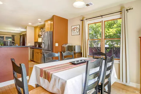 Dining - 1335 E St, Napa, CA 94559 photo 2 of 3