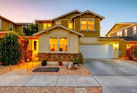 2571 Estery Ln, Santa Rosa, CA 95403