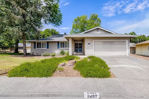 6497 Meadowridge Dr, Santa Rosa, CA 95409