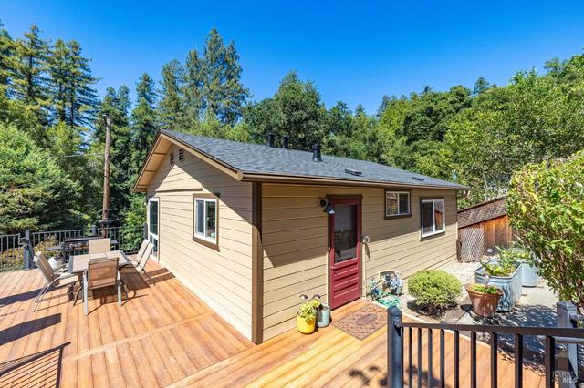 8230 Spring Dr, Forestville, CA 95436