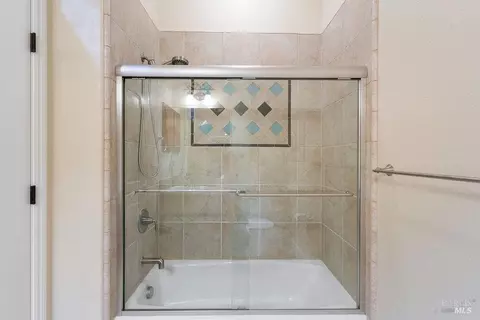 Bath - 1135 Symphony Way, Vallejo, CA 94591 photo 5 of 8