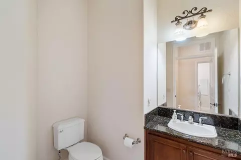 Bath - 1135 Symphony Way, Vallejo, CA 94591 photo 7 of 8