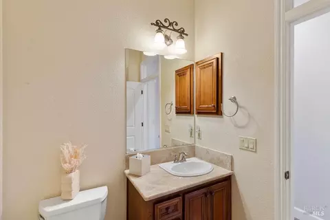 Bath - 1135 Symphony Way, Vallejo, CA 94591 photo 6 of 8