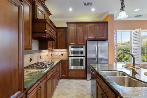 Kitchen - 1135 Symphony Way, Vallejo, CA 94591 photo 4 of 6