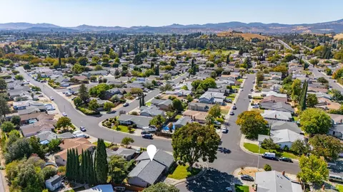 View/Area - 2050 Ramsay Ct, Fairfield, CA 94534 photo 3 of 4