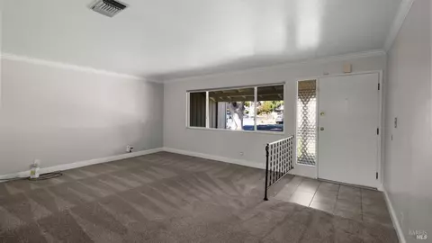 Living - 2050 Ramsay Ct, Fairfield, CA 94534 photo 2 of 6