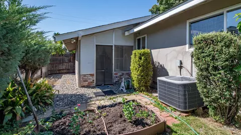 Exterior - 2050 Ramsay Ct, Fairfield, CA 94534 photo 10 of 13