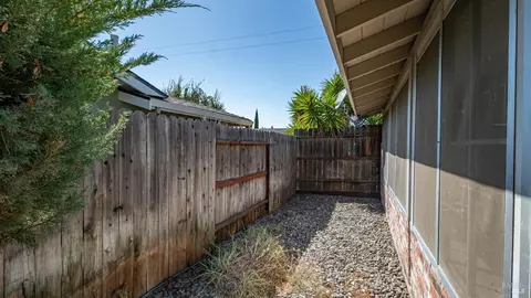 Exterior - 2050 Ramsay Ct, Fairfield, CA 94534 photo 12 of 13