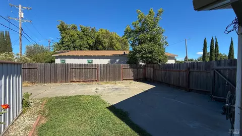 Exterior - 1210 Coolidge St, Fairfield, CA 94533 photo 6 of 9