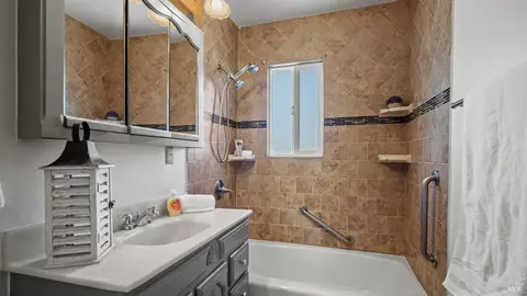 Bath - 1210 Coolidge St, Fairfield, CA 94533 photo 1 of 2