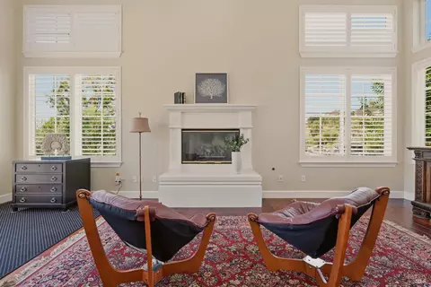 Living - 5 Silverstone Ct, Napa, CA 94558 photo 2 of 8