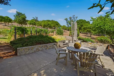 Exterior - 5 Silverstone Ct, Napa, CA 94558 photo 7 of 22