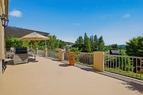 Exterior - 5 Silverstone Ct, Napa, CA 94558 photo 13 of 22