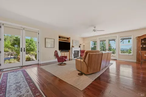 Living - 5 Silverstone Ct, Napa, CA 94558 photo 5 of 8