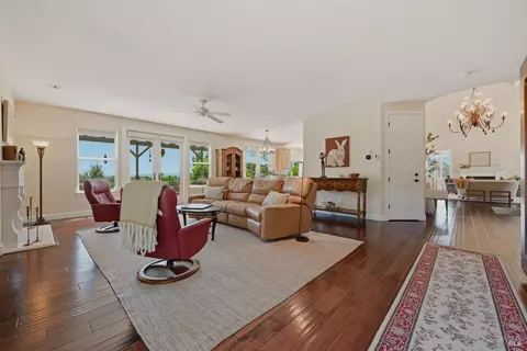 Living - 5 Silverstone Ct, Napa, CA 94558 photo 6 of 8