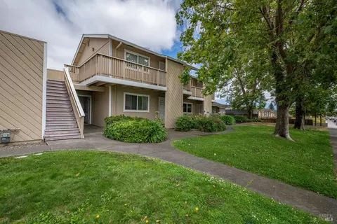 Exterior - 8276 Lancaster Dr, Cotati, CA 94931 photo 2 of 11