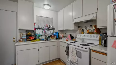 Kitchen - 8276 Lancaster Dr, Cotati, CA 94931 photo 2 of 2