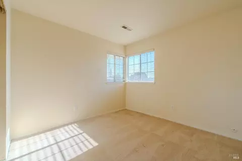 Bedroom - 7036 Edinburgh Ct, Windsor, CA 95492 photo 3 of 5