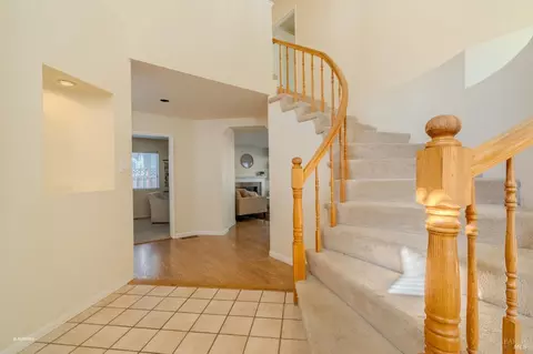 Entry Way - 7036 Edinburgh Ct, Windsor, CA 95492 photo 2 of 5