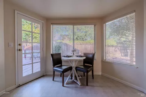 Dining - 7036 Edinburgh Ct, Windsor, CA 95492 photo 2 of 2