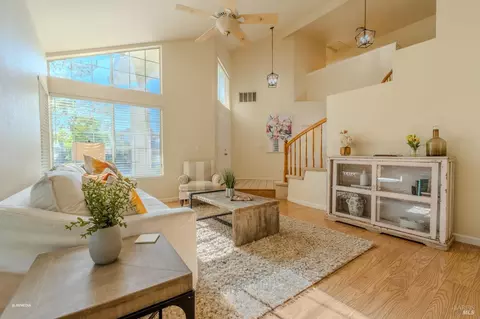 Living - 7036 Edinburgh Ct, Windsor, CA 95492 photo 2 of 3