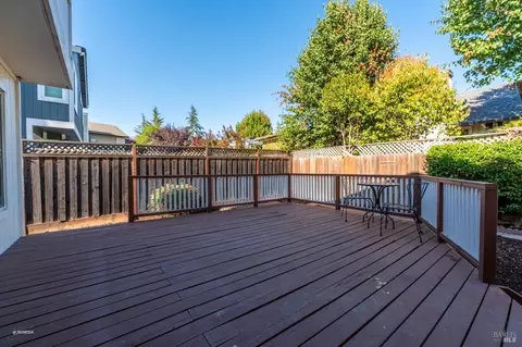 Exterior - 7036 Edinburgh Ct, Windsor, CA 95492 photo 3 of 6