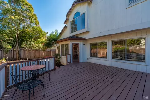 Exterior - 7036 Edinburgh Ct, Windsor, CA 95492 photo 4 of 6